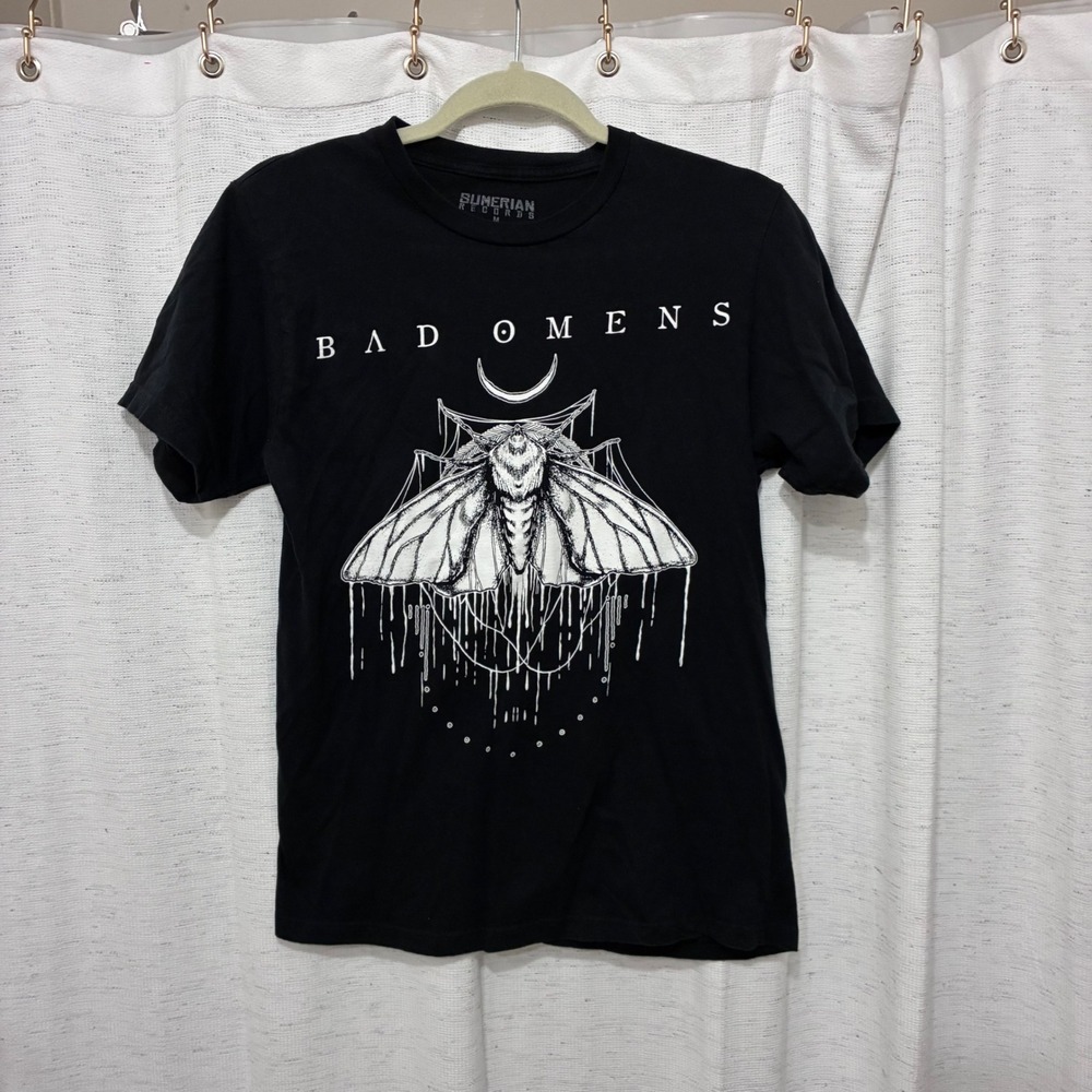 Bad Omens Moth Graphic T-Shirt Sumerian Records Black Metalcore Band Tee Medium